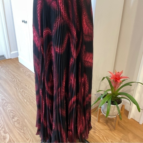 Milly Swirl Print Pleats Maxi Dress V-Neck Size 10 - Picture 4 of 16